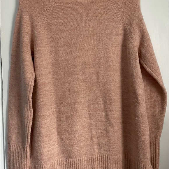 Petite Updated Coll Graphic Tunic Sweater size medium petite - Picture 6 of 6